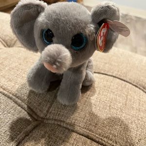 NWT. Whopper the Elephant TY Beanie Baby kids plush.  Excellent condition.